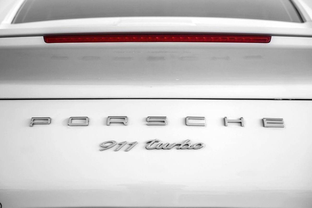 Porsche 911 Turbo 3.8L (520 HP) Coupe