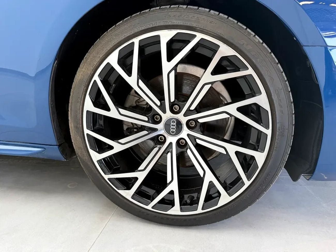 أودي A4 35 TFSI S Line 1.4L 35 TFSI S-line - GCC Specs - Great conditions