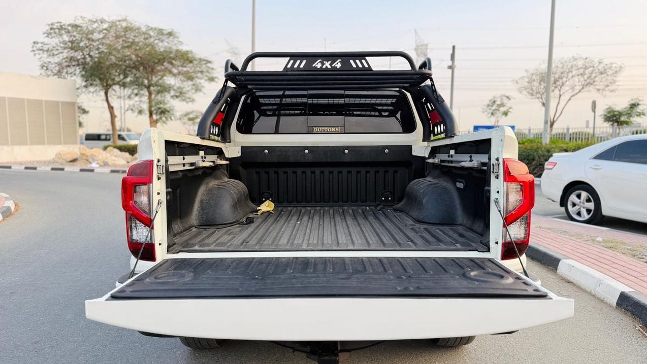 نيسان نافارا -