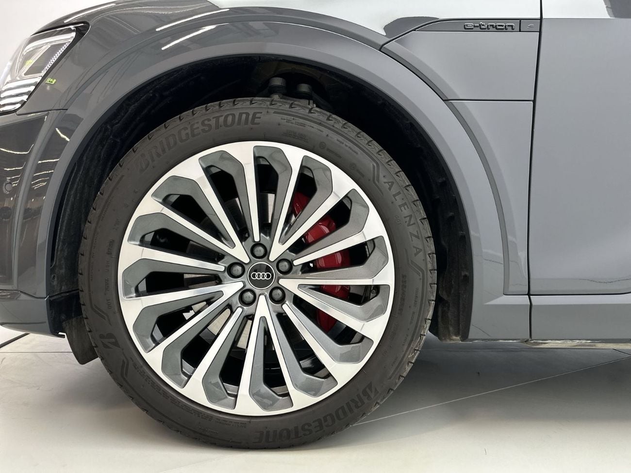 Audi Q8 etron 55 quattro S Line Q8 Sportback S line 55 e-tron quat 408hp Progress (Ref# 015924)