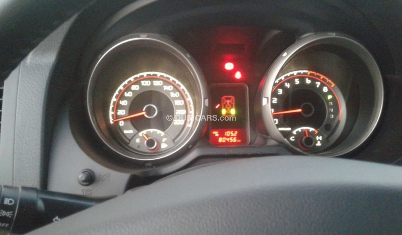 ميتسوبيشي باجيرو 2013 ابيض  خليجى بحالة ممتاذة ماشى قليل