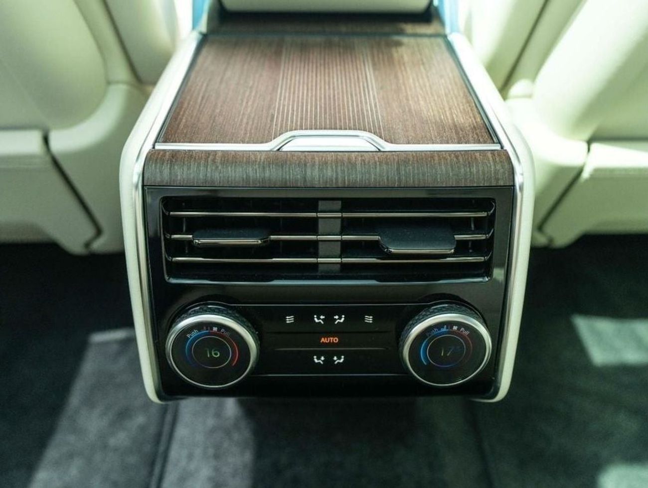 لاند روفر رينج روفر Autobiography P530 4.4L