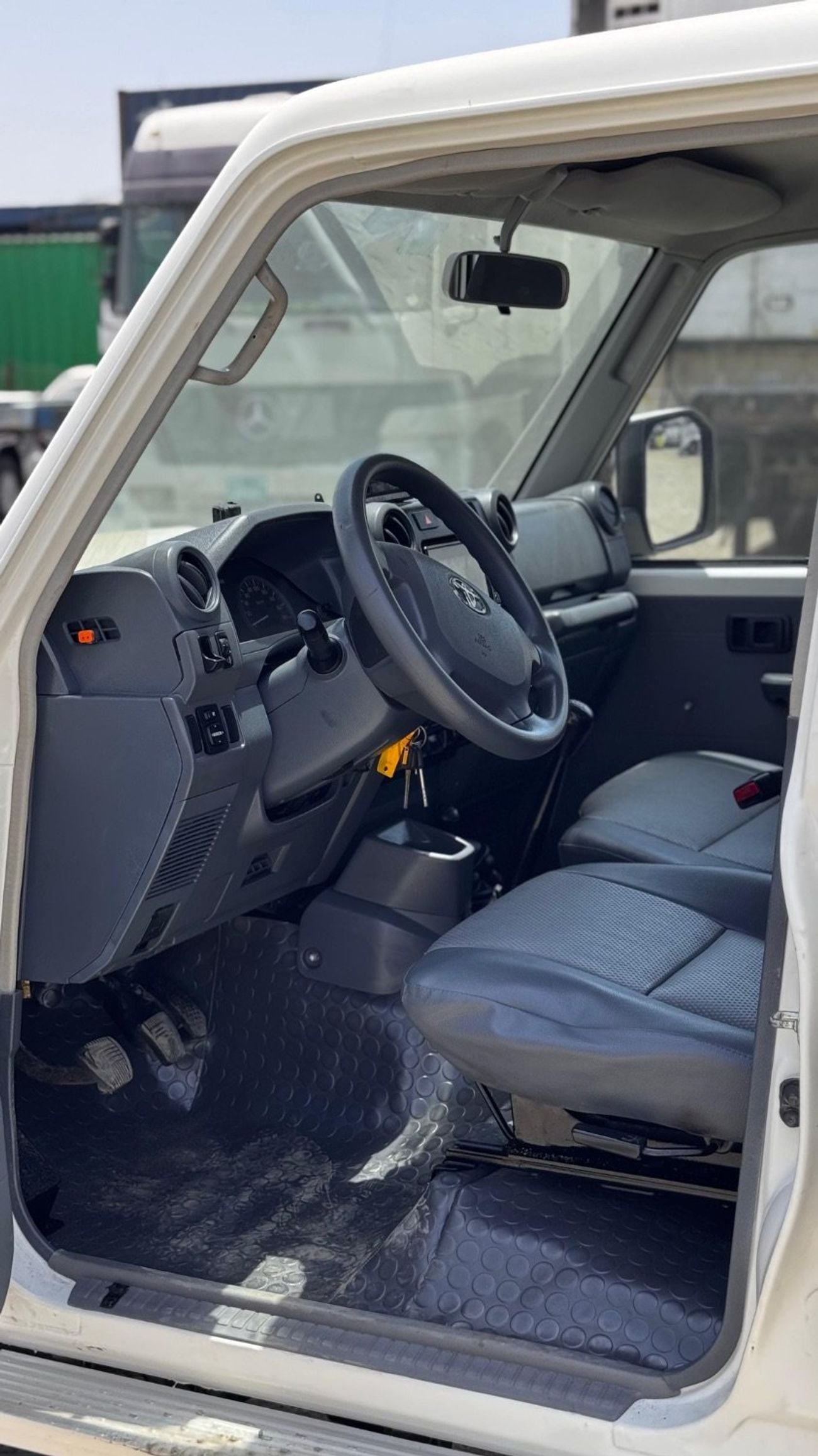 Toyota Land Cruiser Pick Up