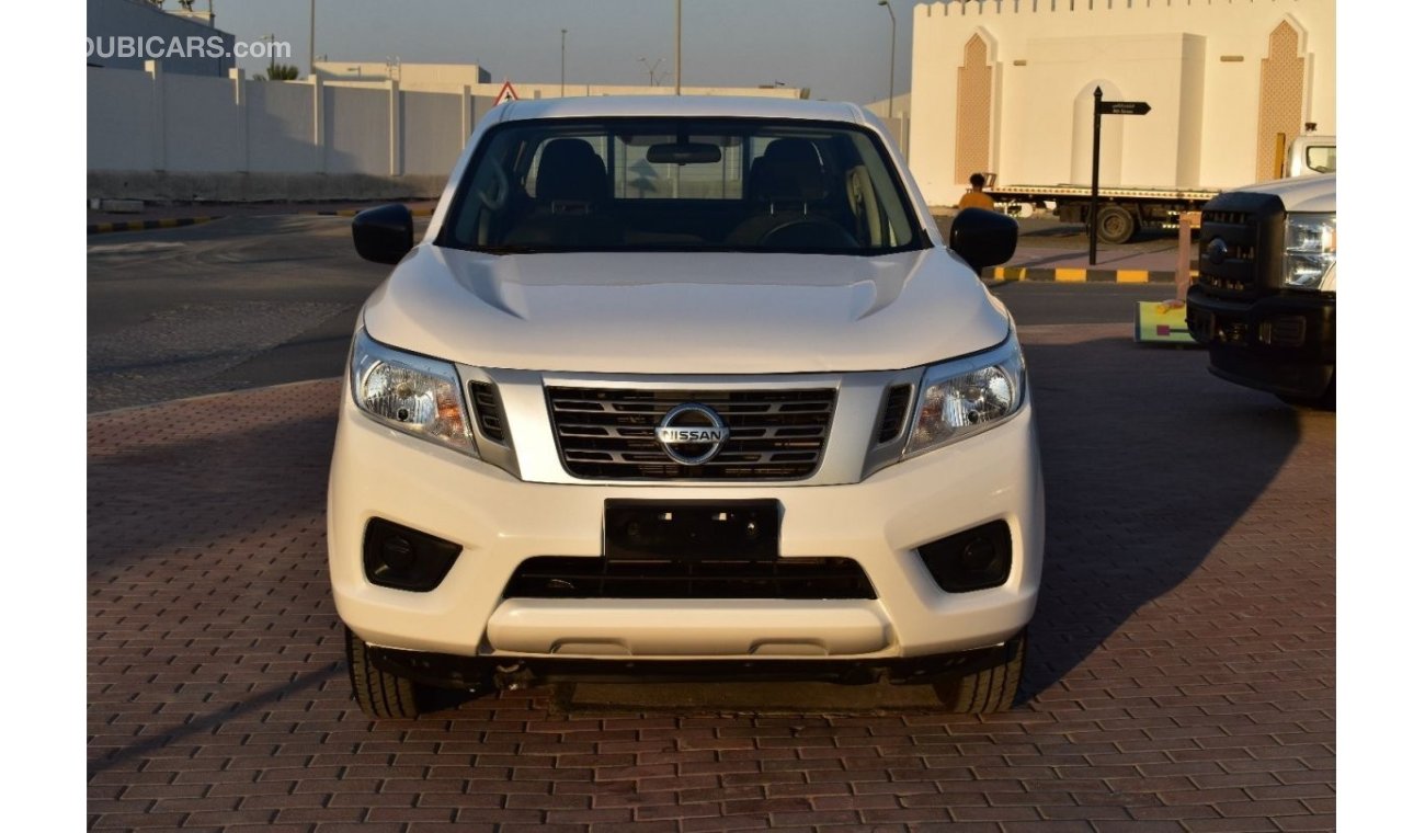 نيسان نافارا 2017 | NISSAN NAVAR AF 4X2 | DOUBLE CABIN 5-SEATER | 4-DOORS | GCC | VERY WELL-MAINTAINED | SPECTACU