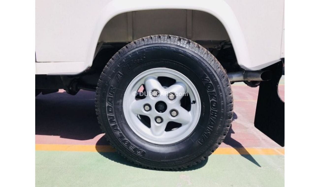 Land Rover Defender 90