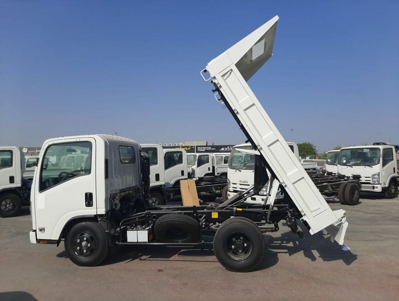 Isuzu NMR Isuzu Nmr Dumper