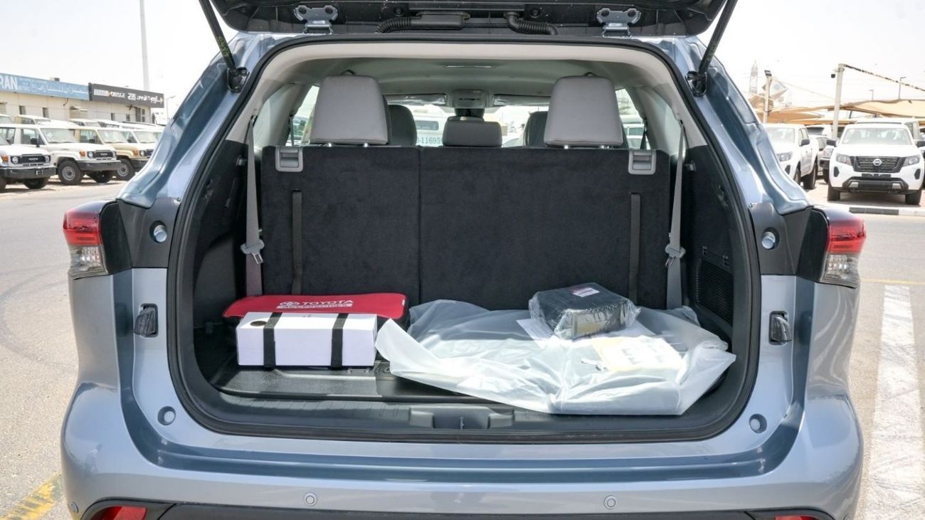 Toyota Highlander Toyota Highlander LE 2.5L Standard Hybrid - 2024 (Export)