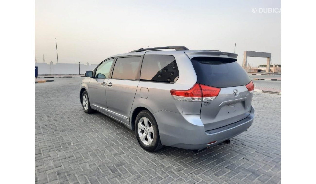 تويوتا سيينا 2013 TOYOTA SIENNA