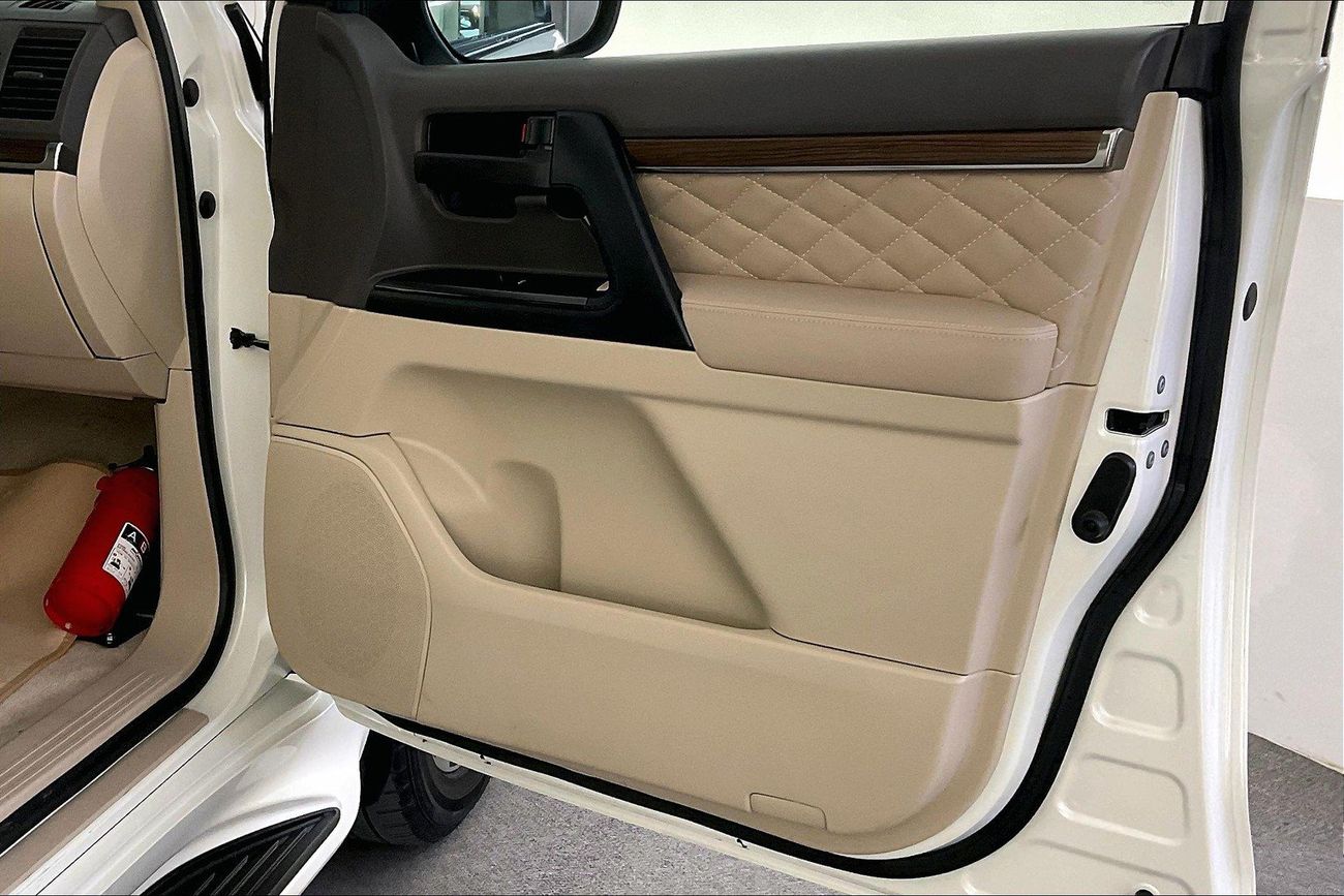 تويوتا لاند كروزر GXR | شامل الضمان | 0 ﺪﻔﻋﺓ ﺃﻮﻟﻯ