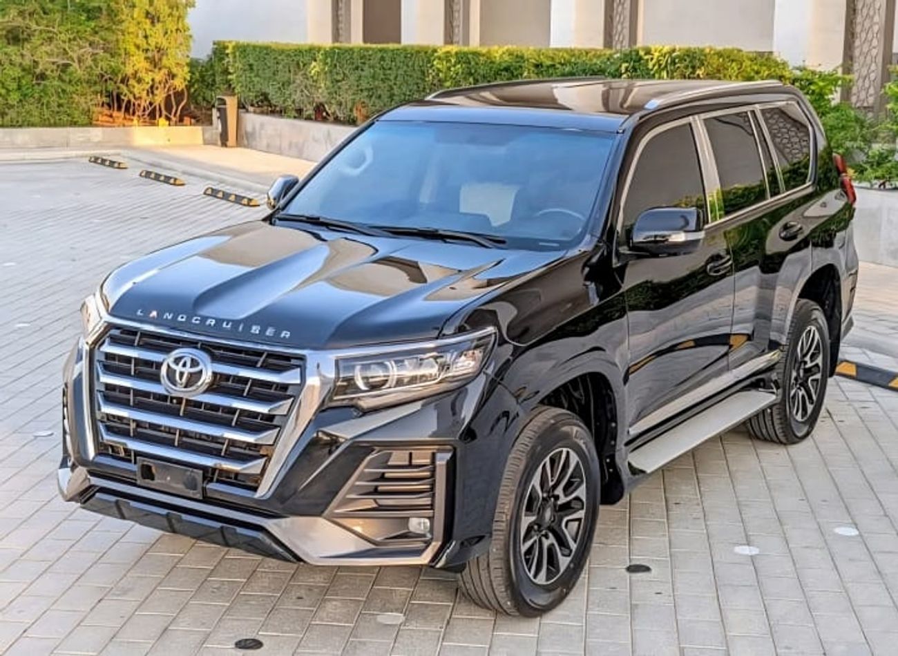 تويوتا برادو TX-L 4.0L LHD-AUTOMATIC-PETROL-4WD-7 SEATS-5 DOORS