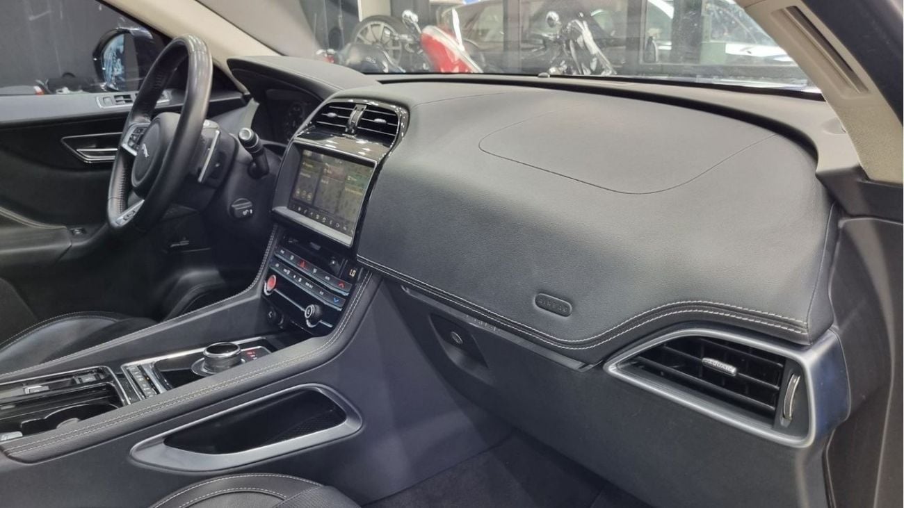 Jaguar F Pace R-Sport SUMMER PROMOTION JAGUAR F PACE R 2.5T 2019 GCC IN PERFECT CONDITION UNDER AL TAYER WARRANTY