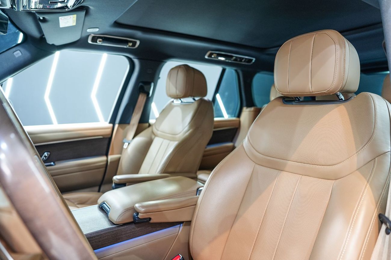 Land Rover Range Rover HSE P530 4.4L Vogue, Fixed Side Steps, Panoramic Roof, Dealer Warranty Till 09/04/2028!!