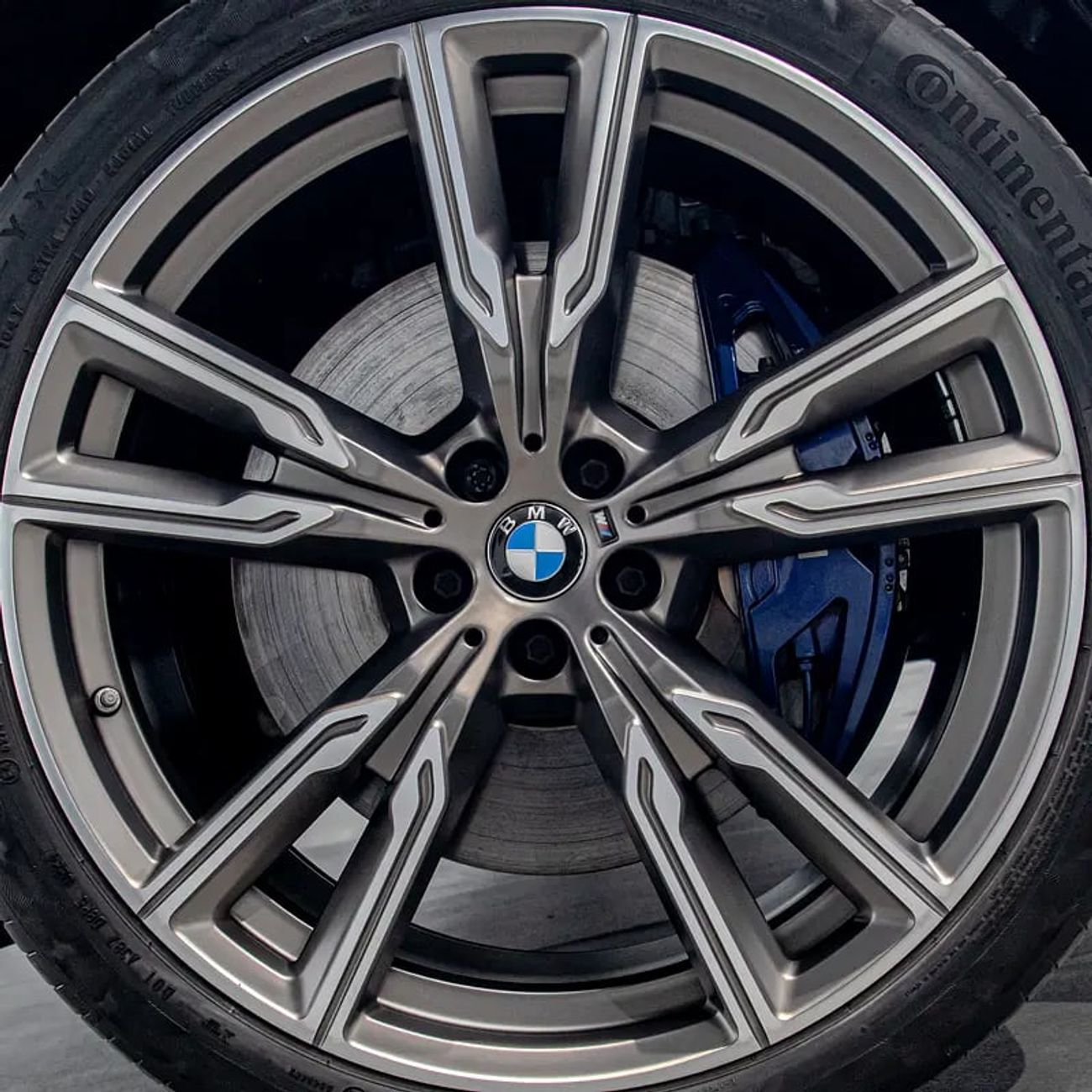 بي أم دبليو X5 M50i 4.4L