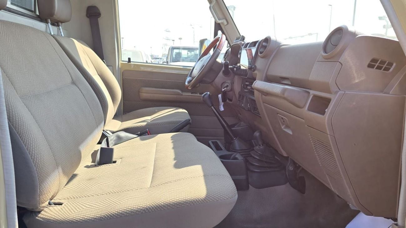 تويوتا لاند كروزر بيك آب TOYOTA LC79 6x6 SINGLE CABIN 4.0L MT  2015 MODEL YEAR BEIGE