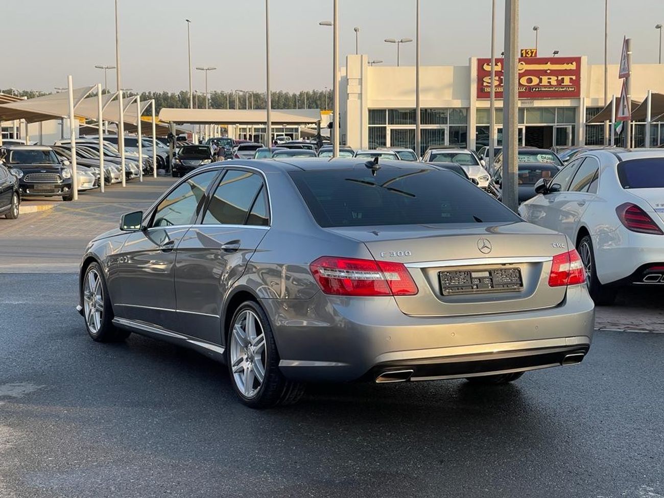 Mercedes-Benz E300 Avantgarde Mercedes E300 AMG_GCC_2012_Excellent Condition _Full option