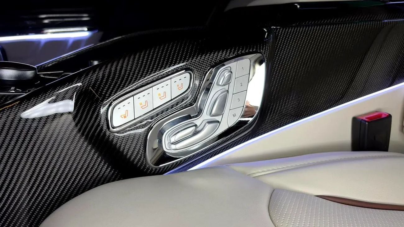 مرسيدس بنز V 300 ARRIVAL MODEL VIP MERCEDES GCC V300 with ADDITIONAL REAR AC - 2 Years Warranty by VLINE