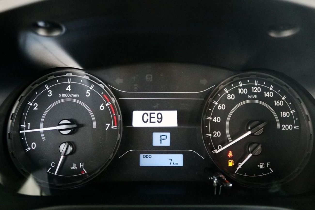 تويوتا هيلوكس 2025 TOYOTA HILUX 2.7 4X4 AUTOMATIC **EXPORT ONLY**التصدير فقط خارج الخليج**