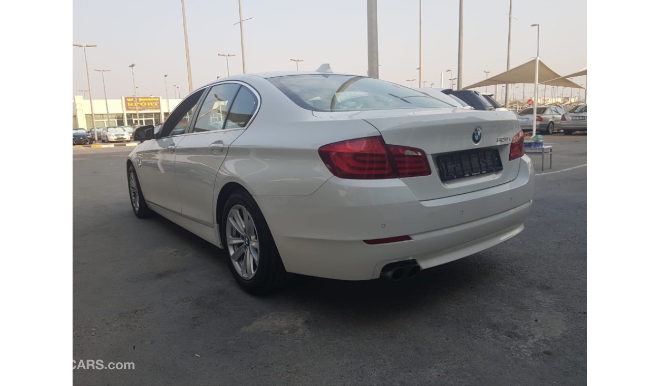 BMW 520i model 2013 GCC car prefect condition full service full option no need any maintenance full o