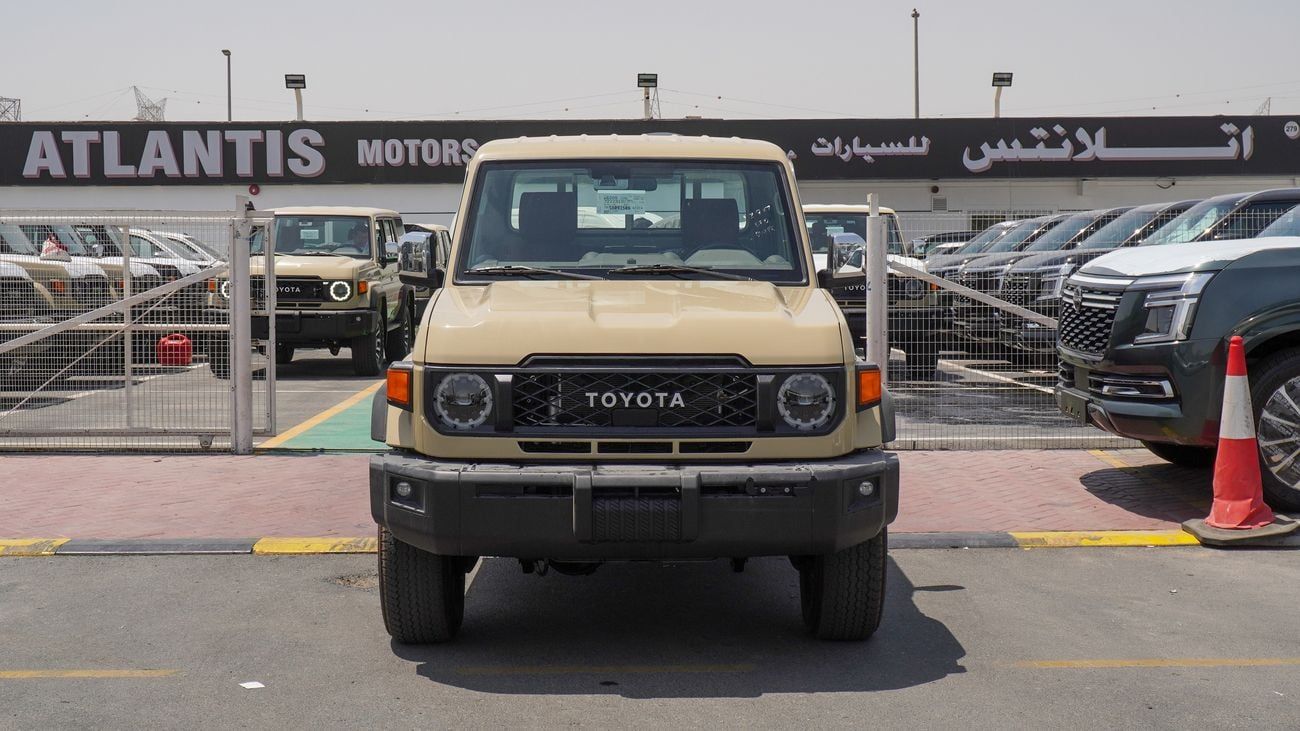 Toyota Land Cruiser Pick Up LX 4.0L V6 Single Cabin A/T
