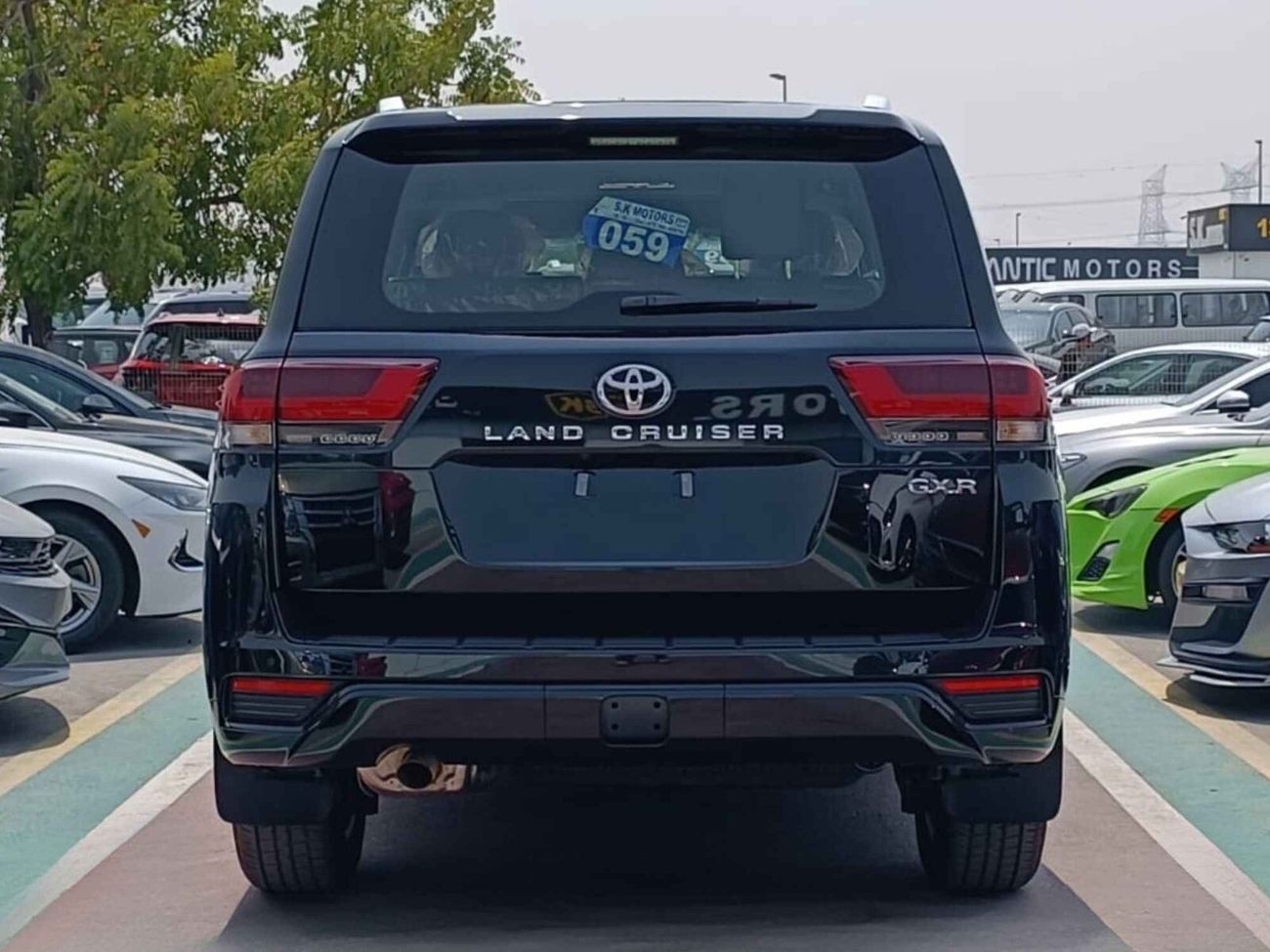 Toyota Land Cruiser GXR, 4.0L V6 PETROL, DRIVER POWER SEAT, SUNROOF, 4WD, FULL OPTION (CODE # 67881)