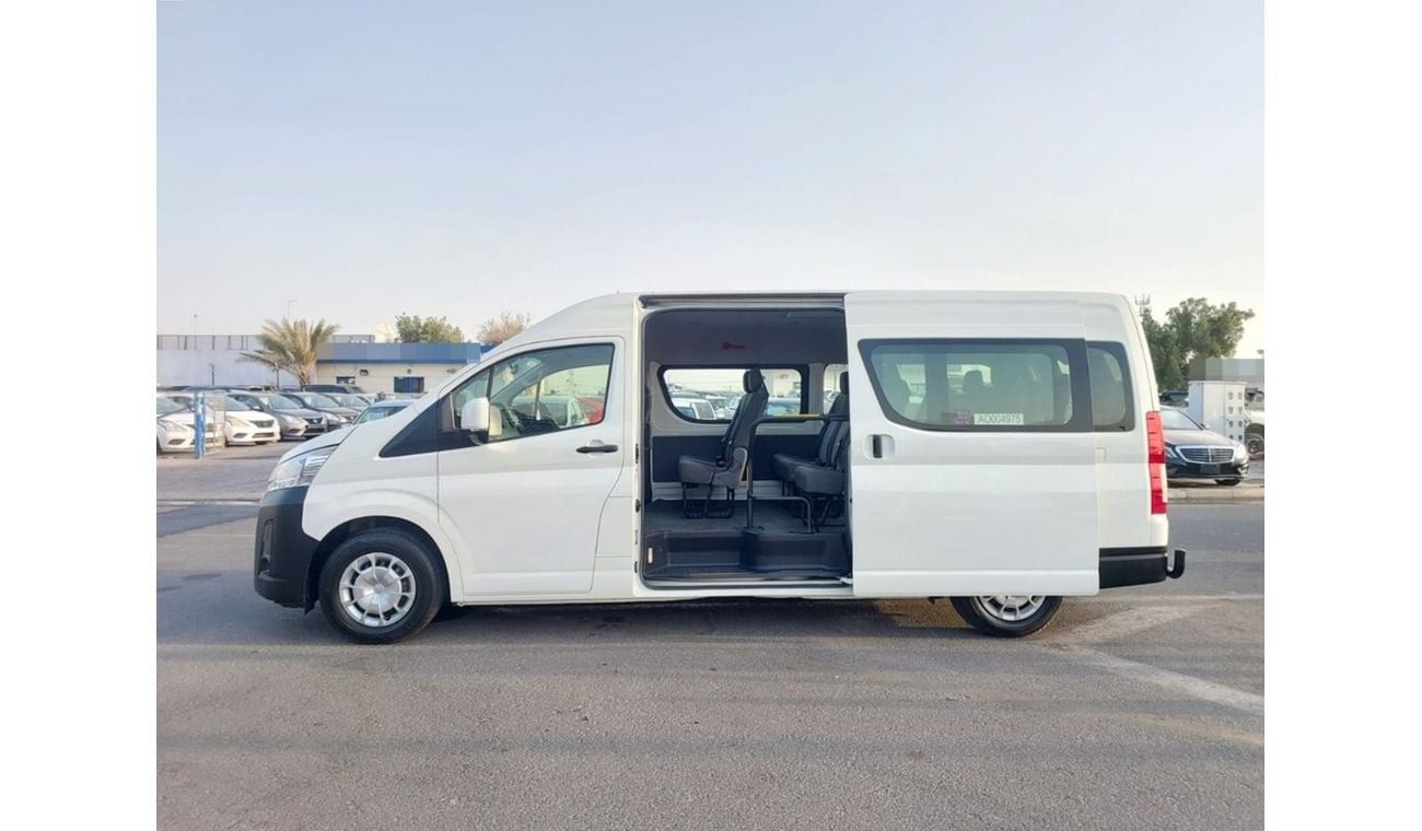 Toyota Hiace TOYOTA HIACE COMMUTER VAN RHD 2019 MODEL 2.8 L DIESEL AUTOMATIC(PM01938)
