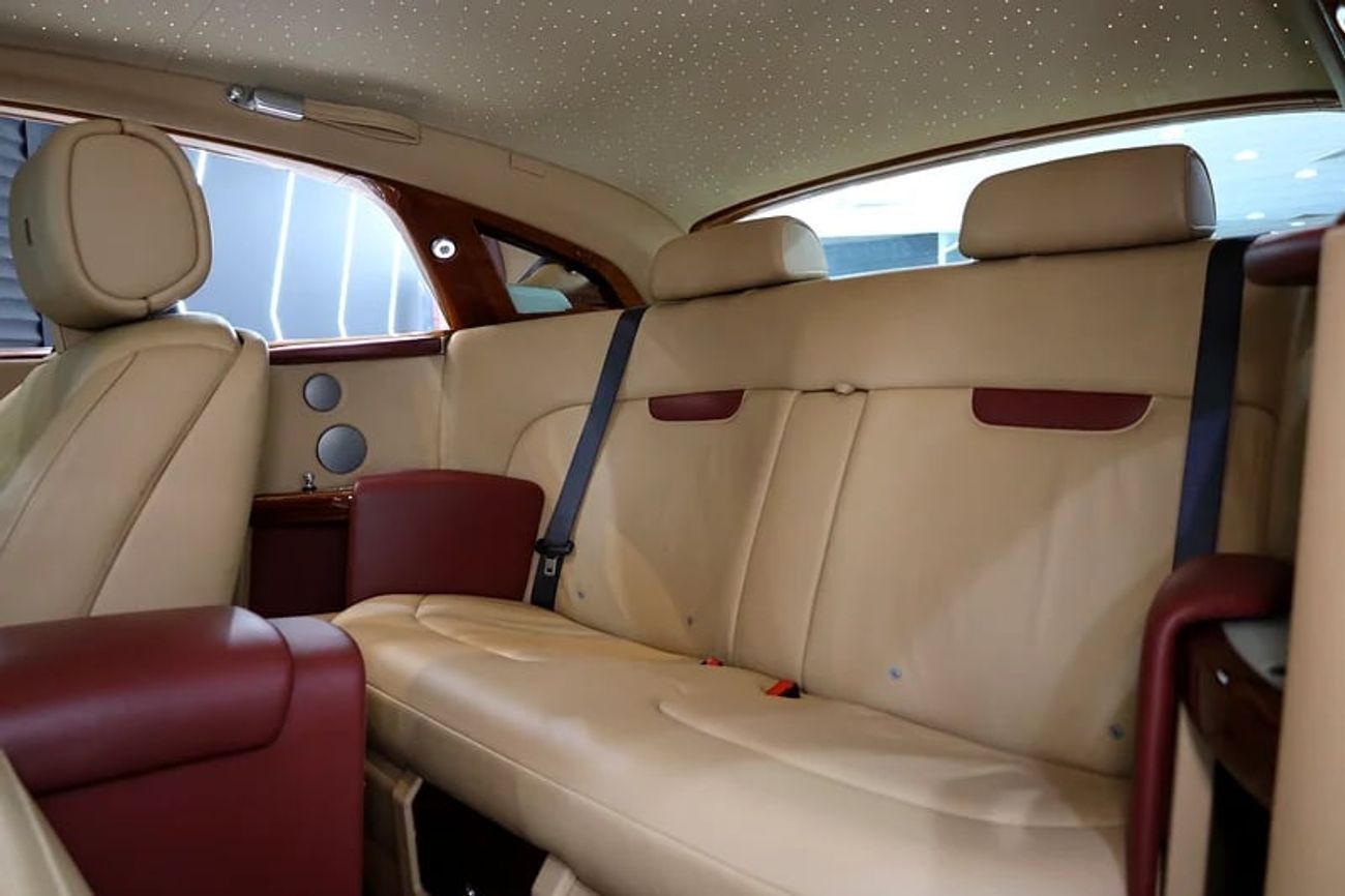 رولز رويس فانتوم Original Brushed Steel Bonnet, Starlight Headliner, GCC Specs!!