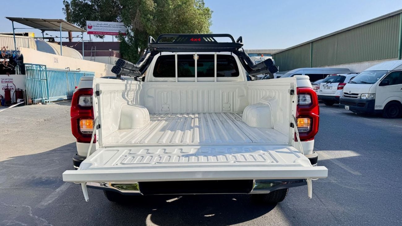 تويوتا هيلوكس -