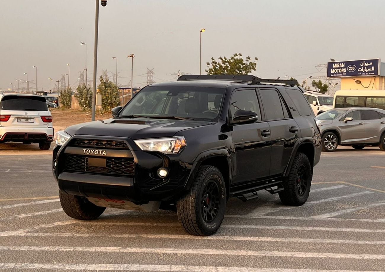 تويوتا فور رنر  2023 Toyota 4Runner Full Option 4.0L V6 - Rear Camera - AWD 4x4 - Sunroof - Leather Se