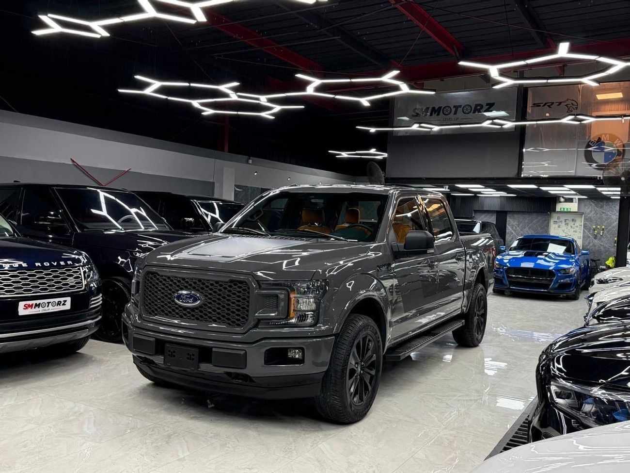 Ford F-150 XLT CREW CAB