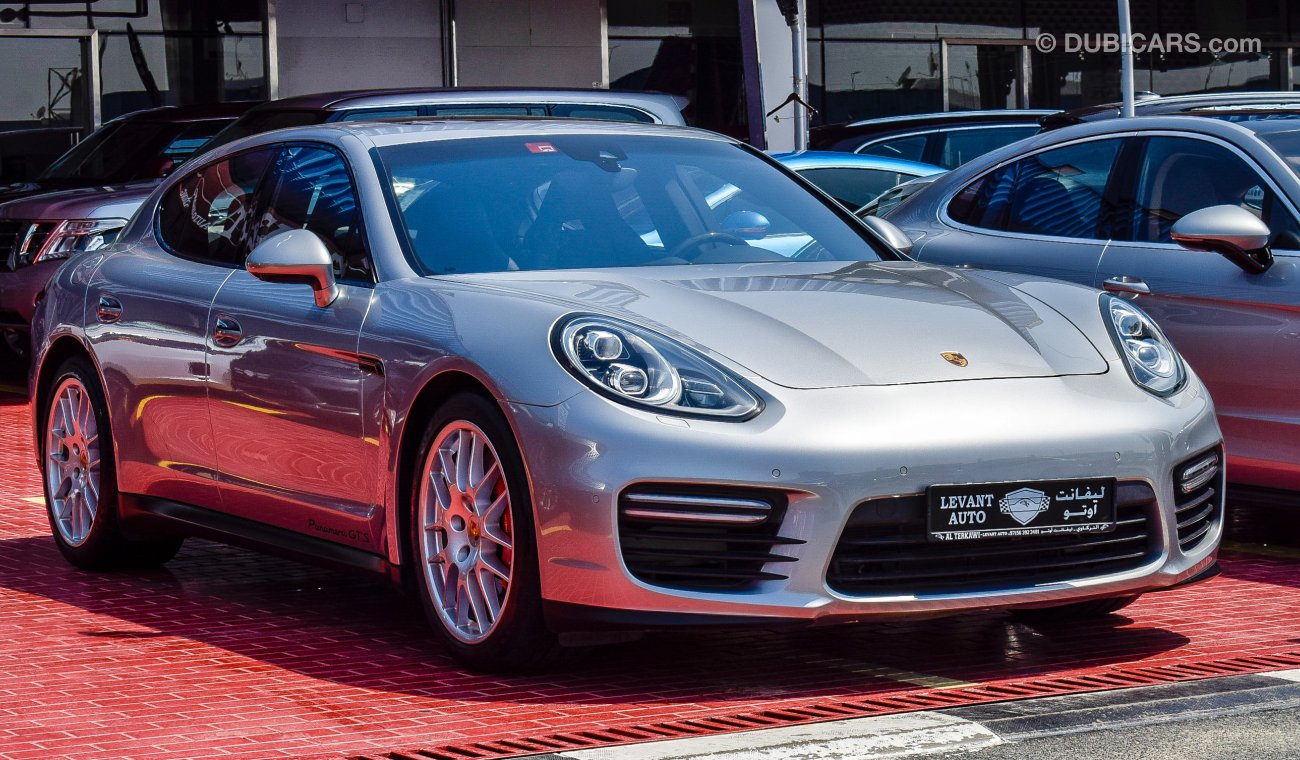 Porsche Panamera GTS