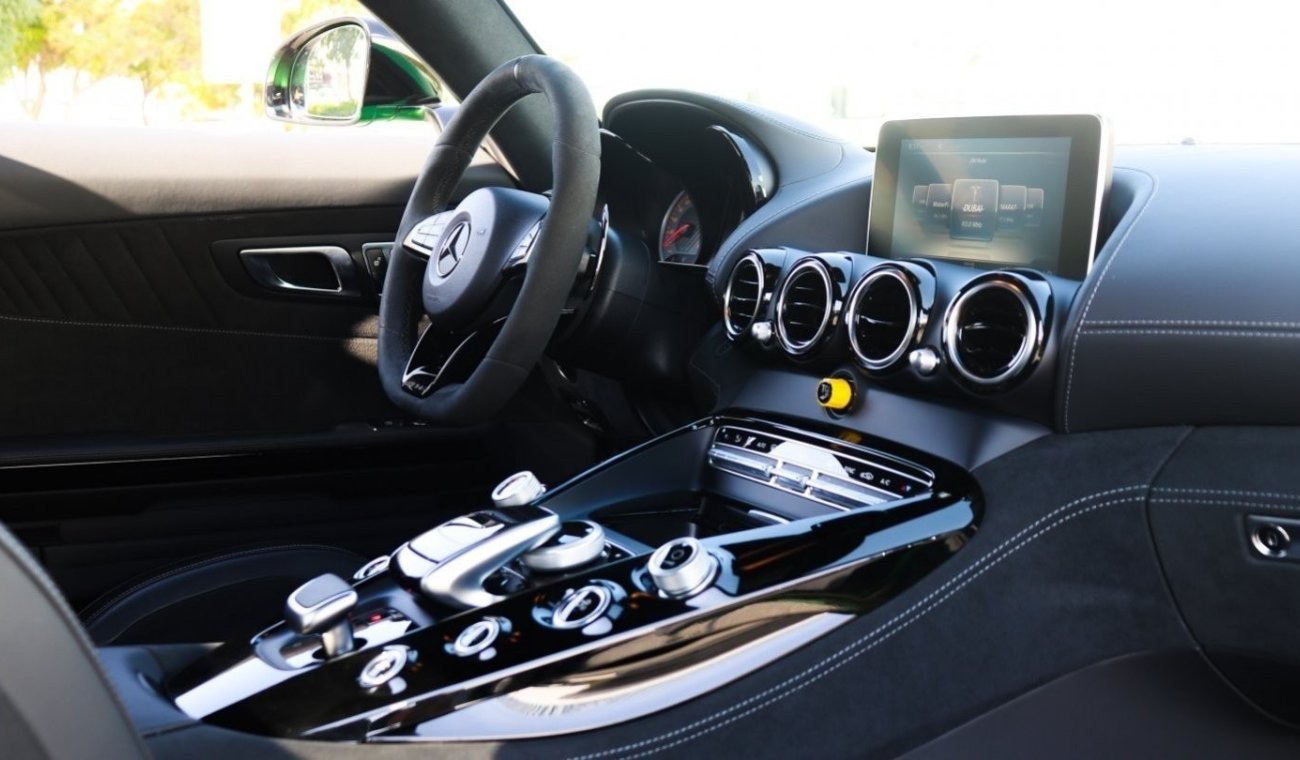 Mercedes-Benz AMG GTR Coupe V8 Biturbo Local Registration + 5%