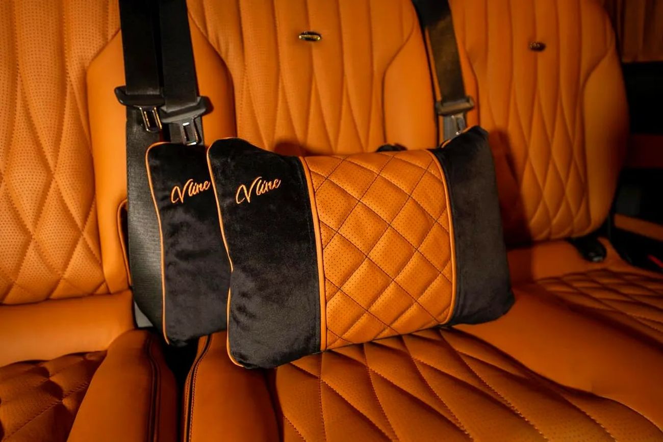 Mercedes-Benz V 300 ARRIVAL MODEL LUXURY MERCEDES GCC V300 with ADDITIONAL REAR AC-2 YEARS WARRANTY BY VLINE