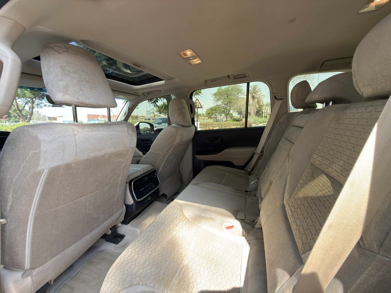 Toyota Land Cruiser GXR 3.5L GCC SPEC NEAT AND CLEAN