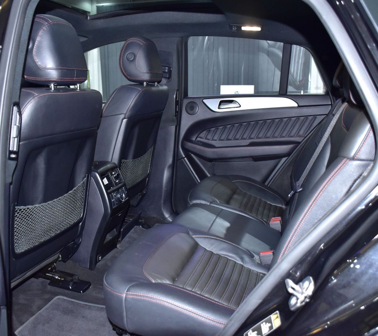 Mercedes-Benz GLE 350d EXCELLENT DEAL for our Mercedes Benz GLE 350d ( 2018 Model ) in Black Color European Specs