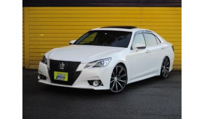 Toyota Crown GRS211