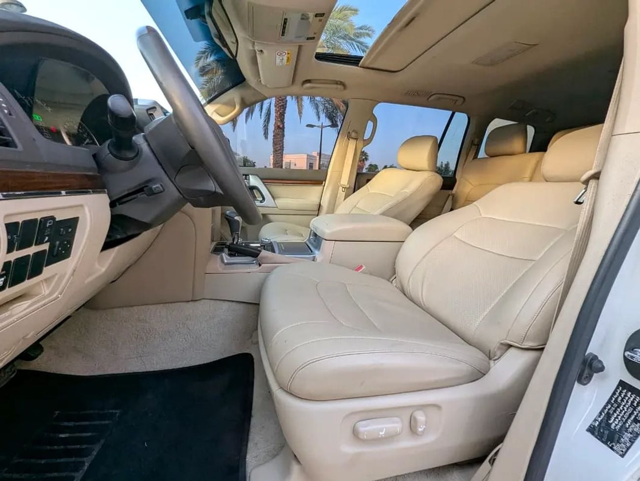 تويوتا لاند كروزر GXR Top Full Option | GCC Specs | V8 4.6L