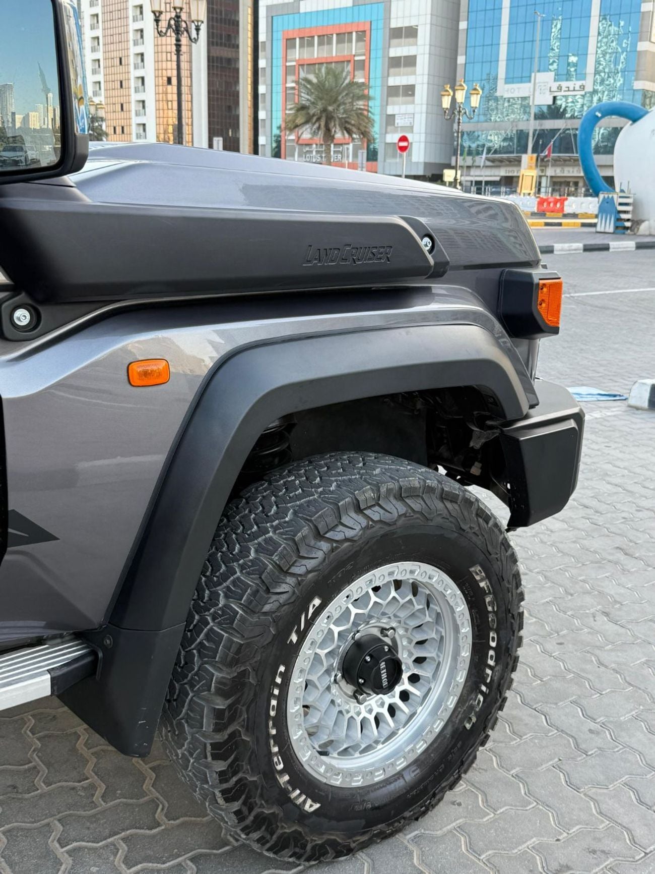 Toyota Land Cruiser Pick Up V8 With Upgrade Shape