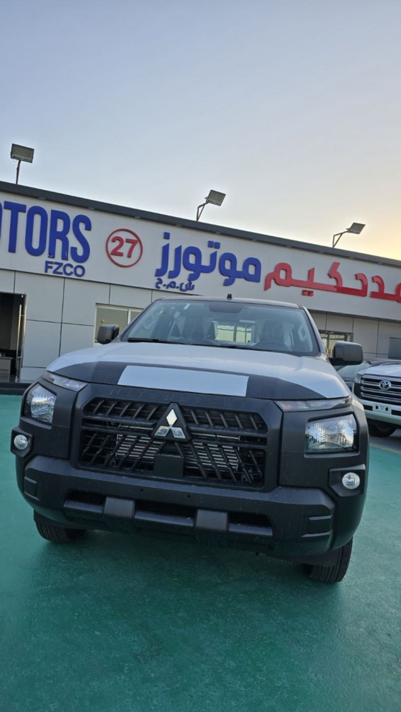 Mitsubishi L200 GLX 2.4L 4X4 DOUBLE CAB - MT - PETROL - 2025 MODEL