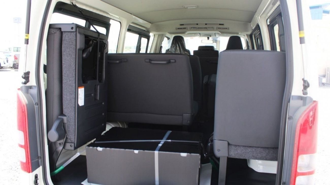 Toyota Hiace DLS - STD ROOF HIACE 2.5L STANER DIESEL 2025