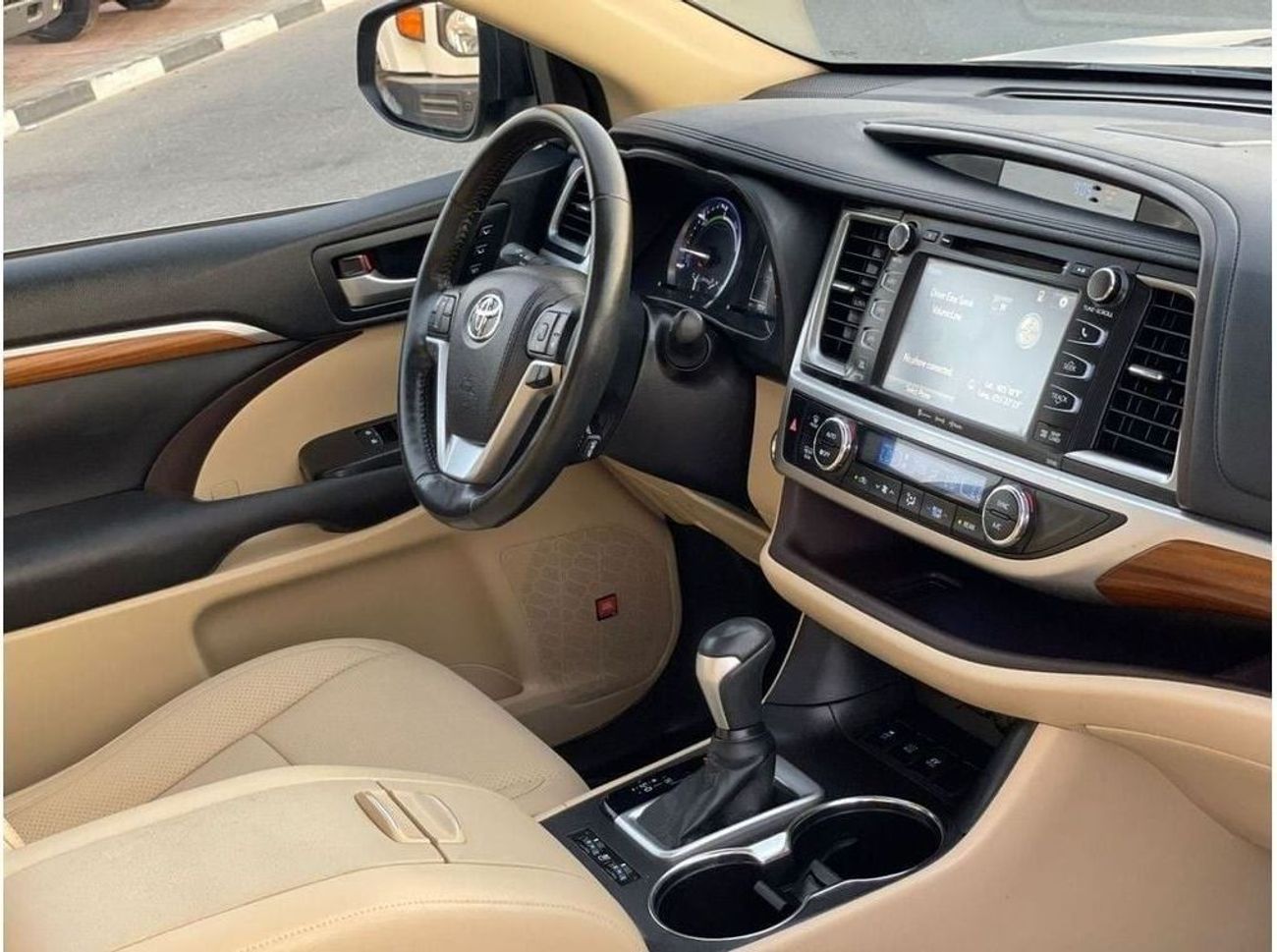 تويوتا هايلاندر 2017 Toyota Highlander Hybrid Fuel Limited Edition Full Option Panoramic View - 360* 5 CAM - 4x4 AWD