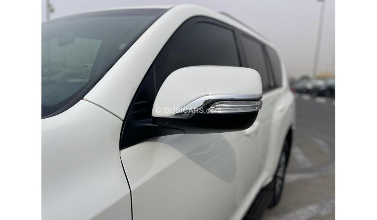 Toyota Prado *Offer*Toyota Parado 4.0L VXR V6 AWD - 7 Seater /