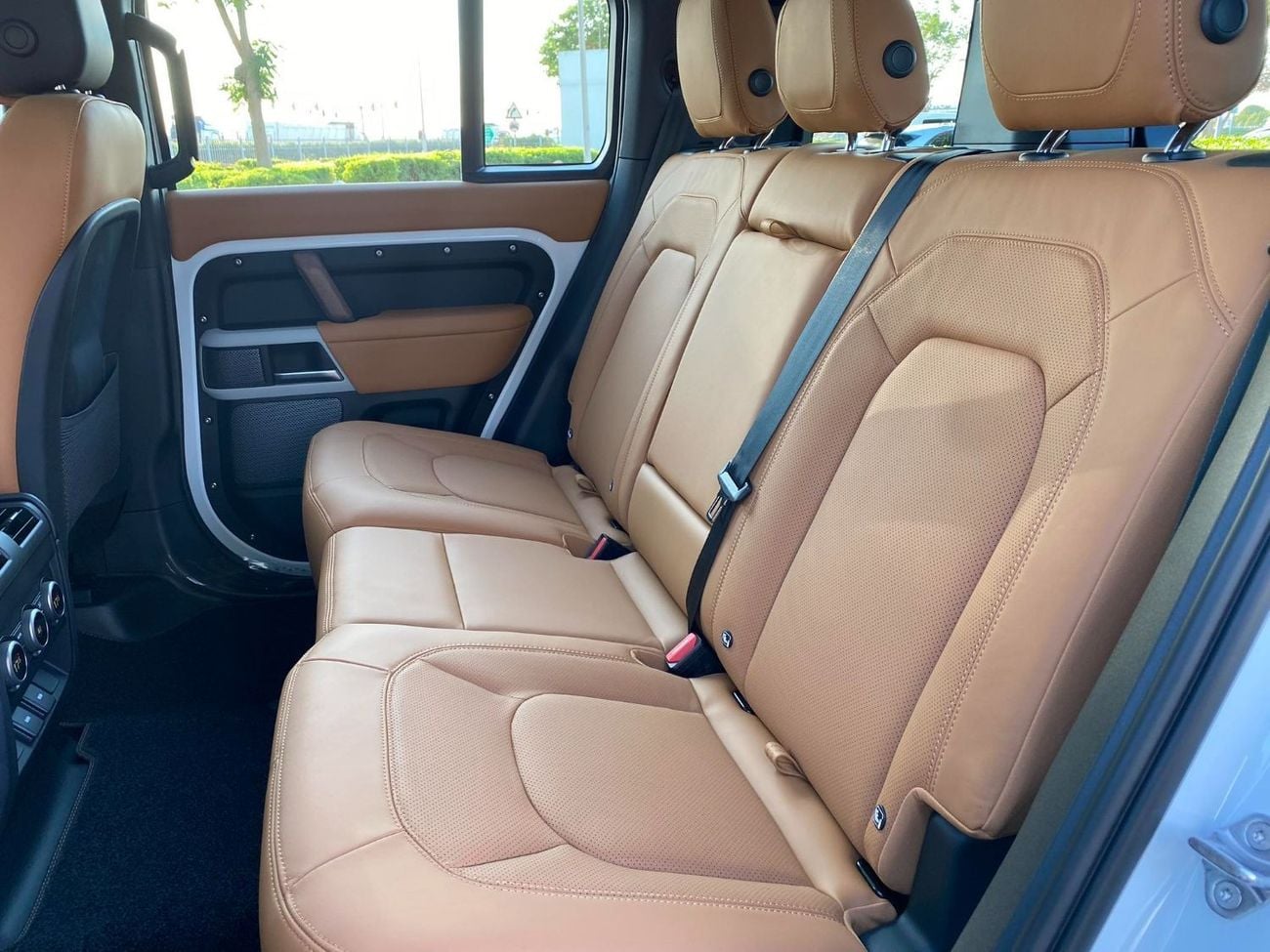 New Land Rover Defender GCC SPEC 22 INCH WHEEL UNDER WARRANTY AND ...
