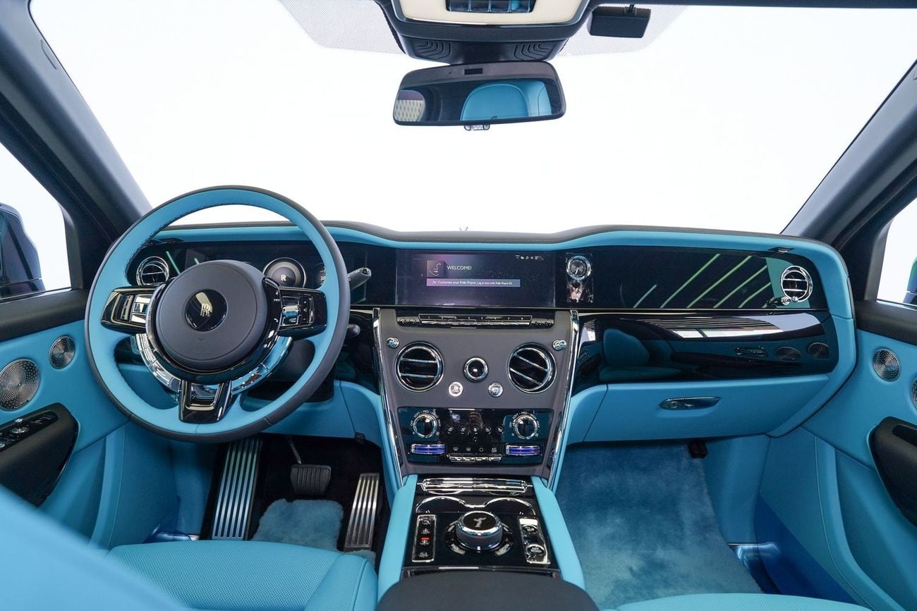 Rolls-Royce Cullinan SILVER BADGE