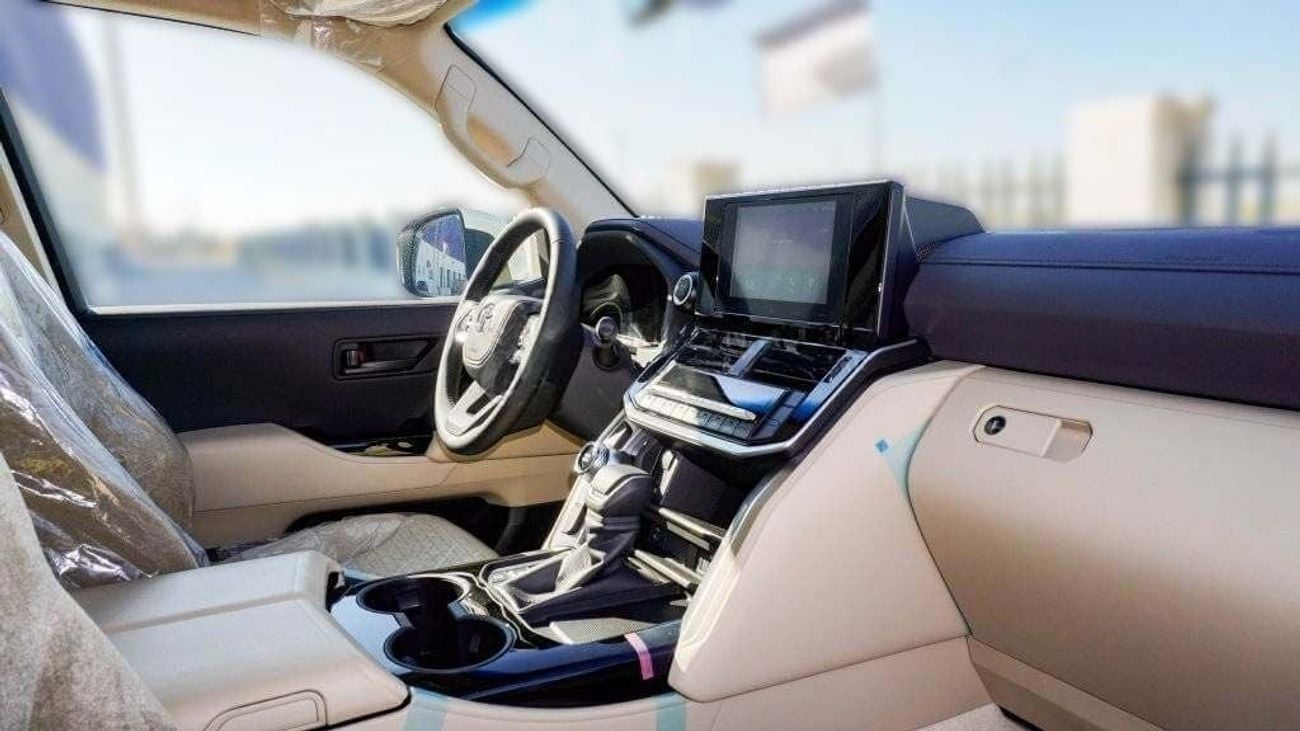 Toyota Land Cruiser 2025 Toyota Land Cruiser 3.3L EXR Twin Turbo Diesel AT (White)