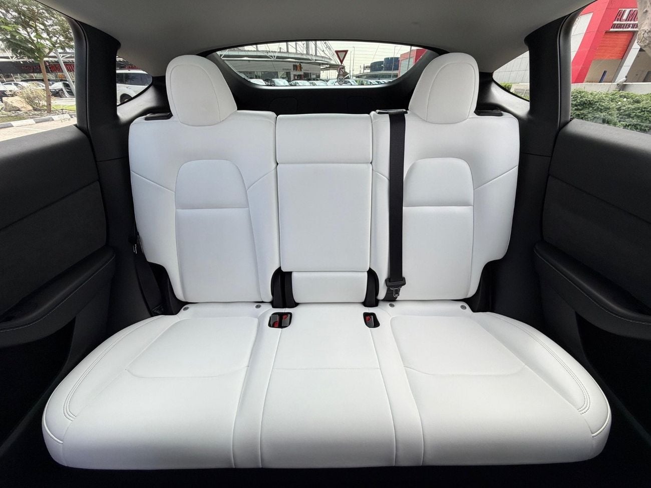 Tesla Model Y Long Range (AWD)