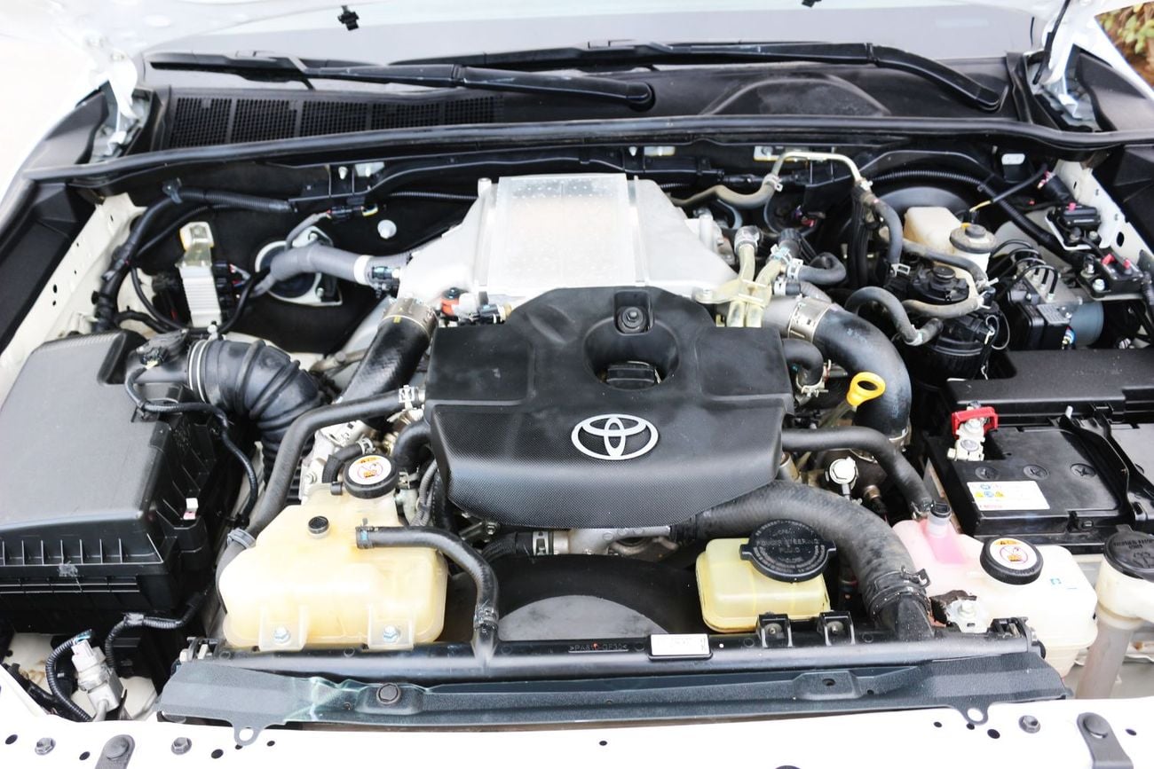 Toyota Hilux S GLX 2.4L 4WD A/T TOYOTA HILUX 2024 DIESEL FULL OPTIONS 4X4