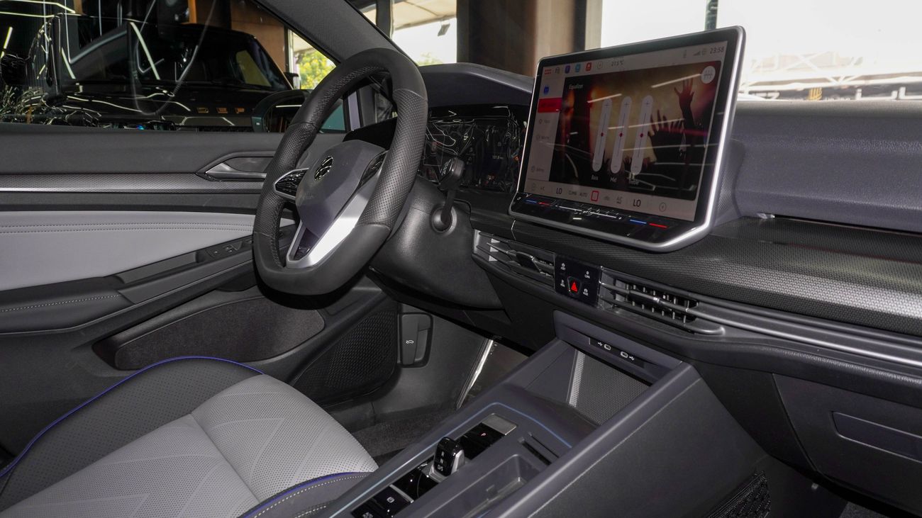 فولكس واجن جولف R 300 TSI