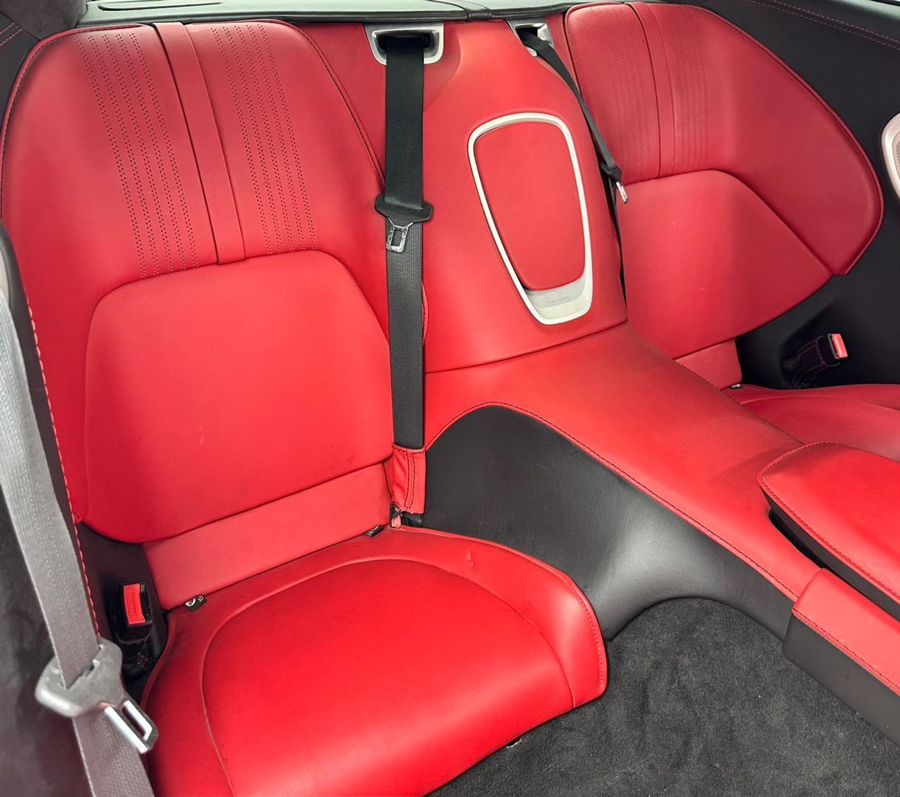 أستون مارتن DB11 2017 Aston Martin DB11 Launch Edition, Excellent Condition, GCC