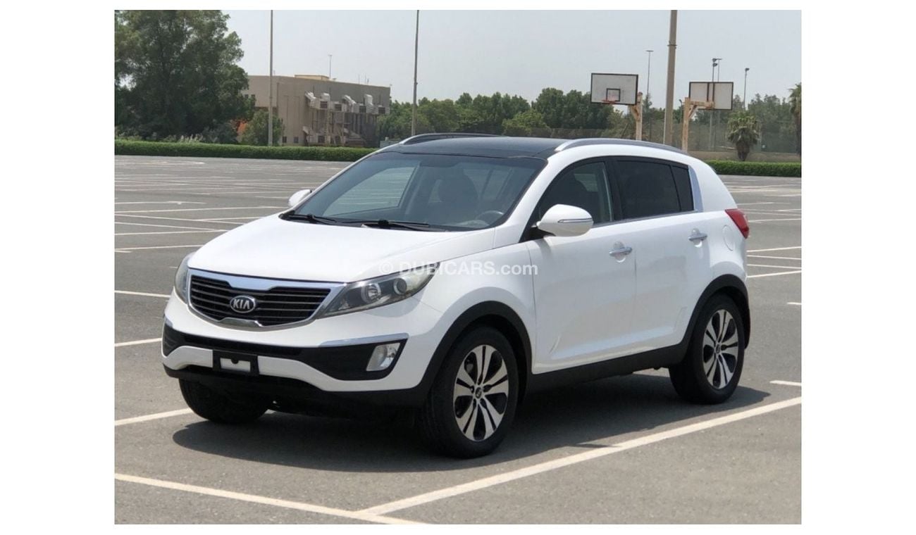 Kia Sportage MODEL 2013 GCC CAR PERFECT CONDITION INSIDE AND OUTSIDE FULL PANORAMIC ROOF