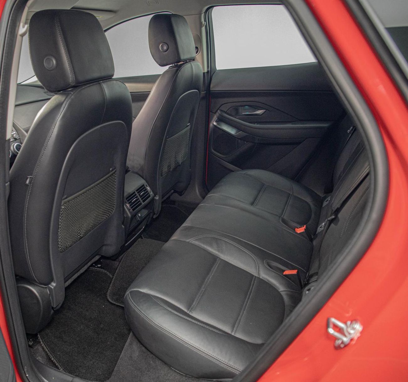 جاكوار E Pace P200 Black Edition